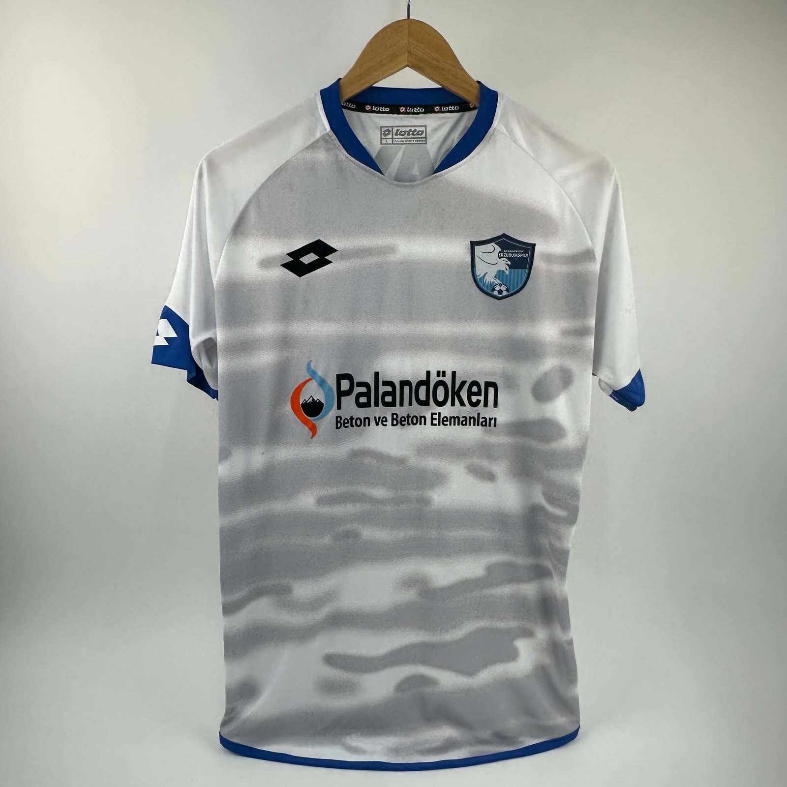 #18 Metin Yüksel Erzurumspor 2017-18 Third (L)