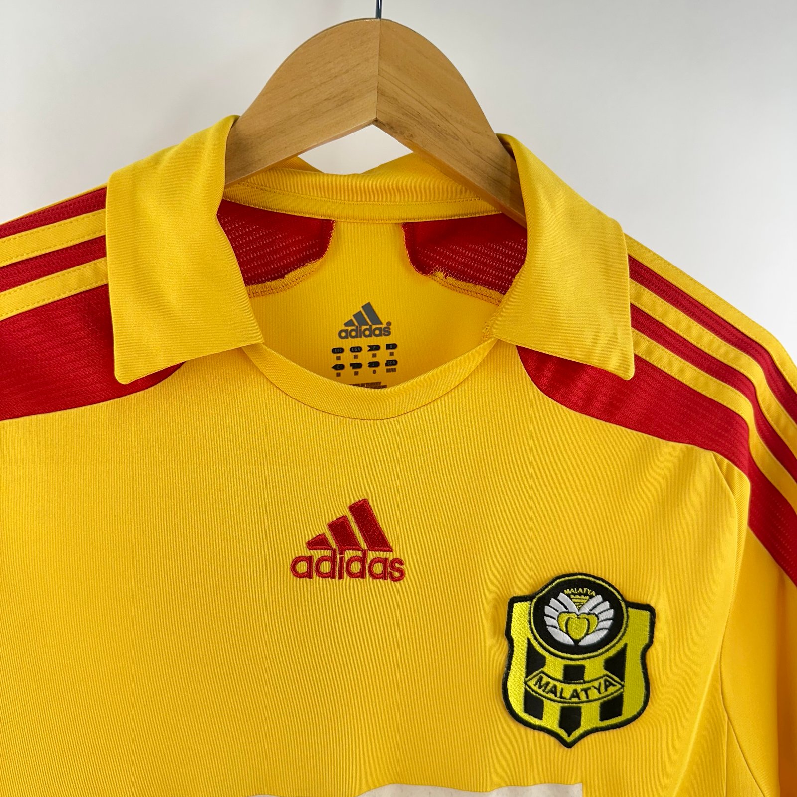 #44 Olcaytu Malatyaspor 2011-12 Third (M)