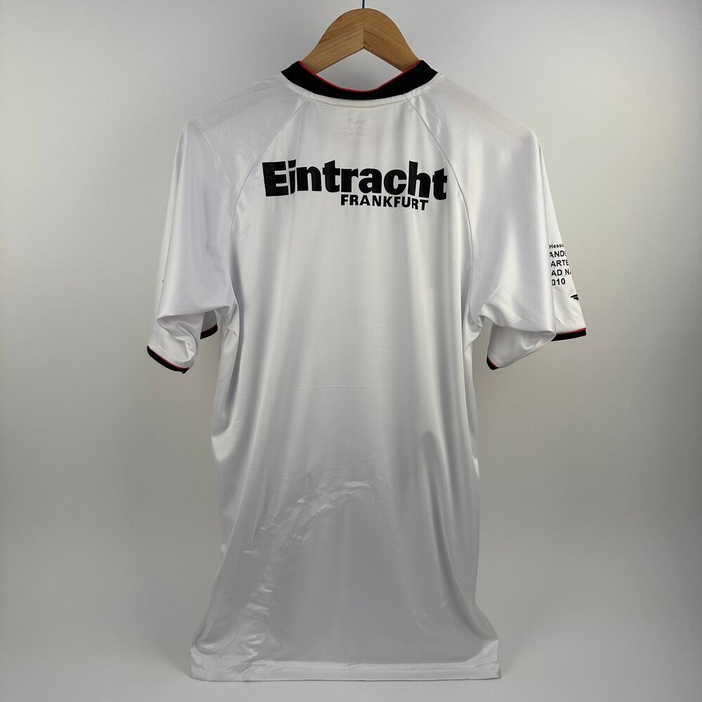 Eintracht Frankfurt 2010-11 Away (M)