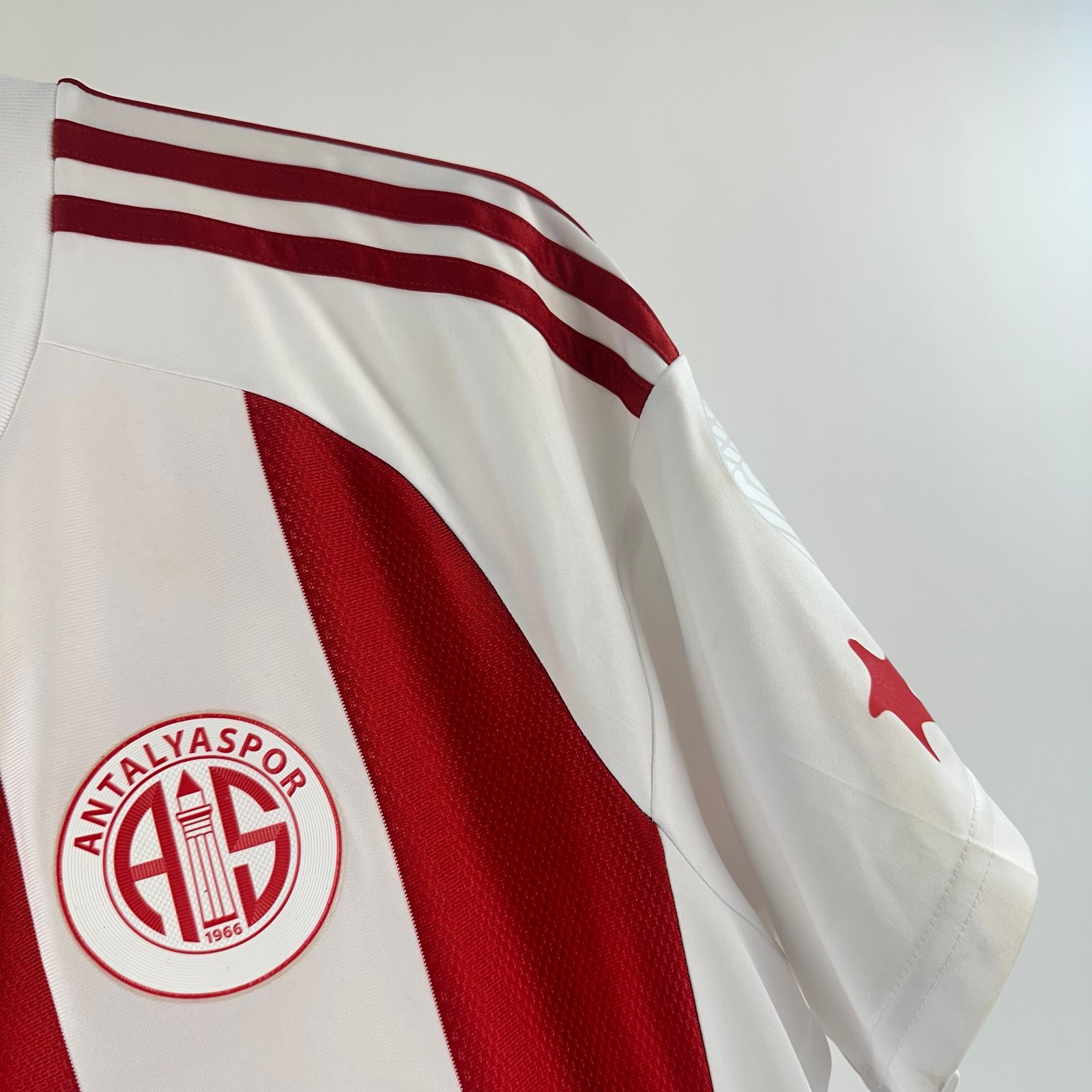 #18 Kaluzinski Antalyaspor 2024-25 Home (M)