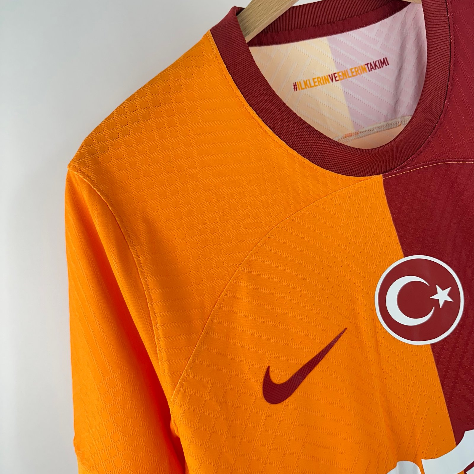 #7 Aktürkoğlu Galatasaray 2023-24 Home (L)