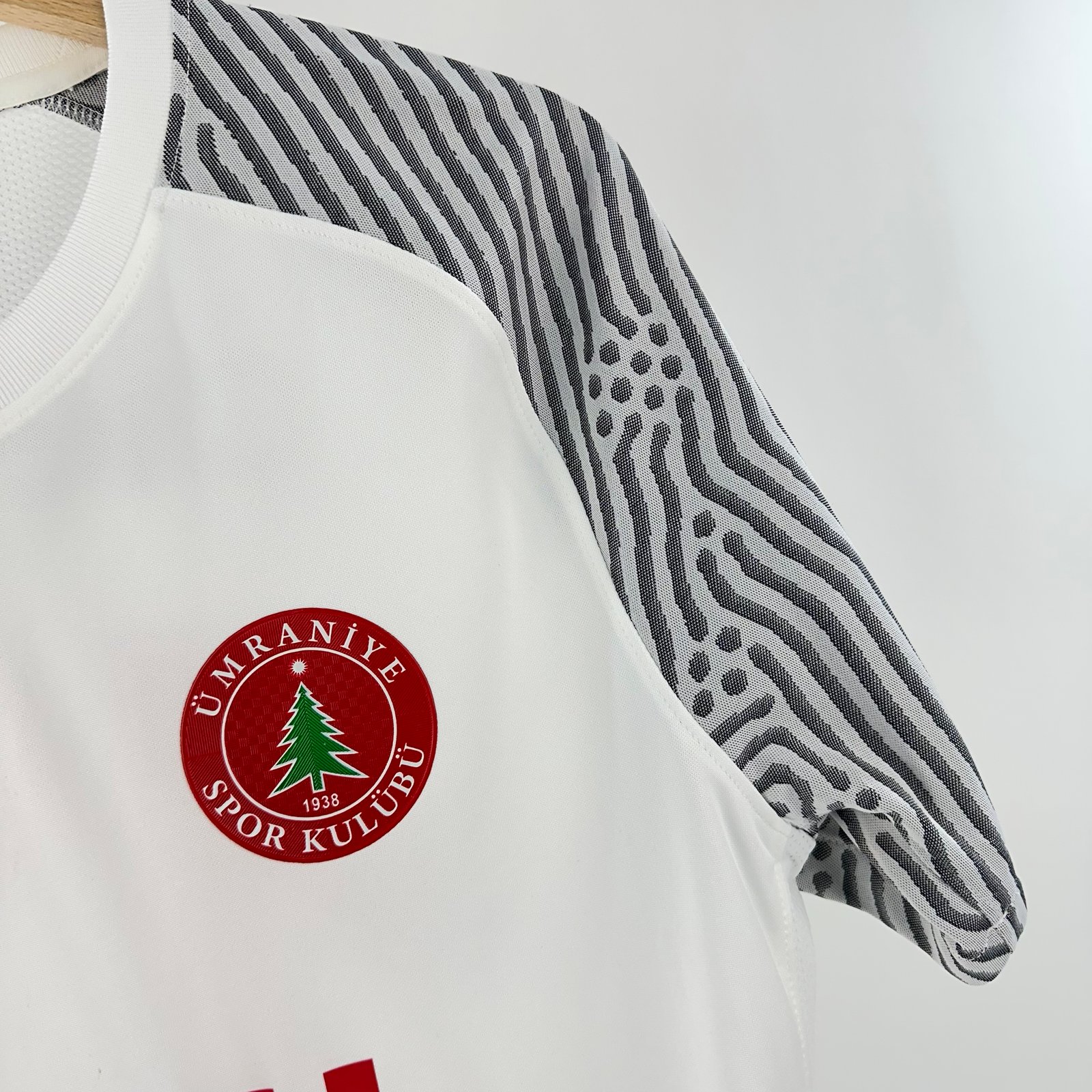 #17 Nefiz Ümraniyespor 2021-22 Away (M)