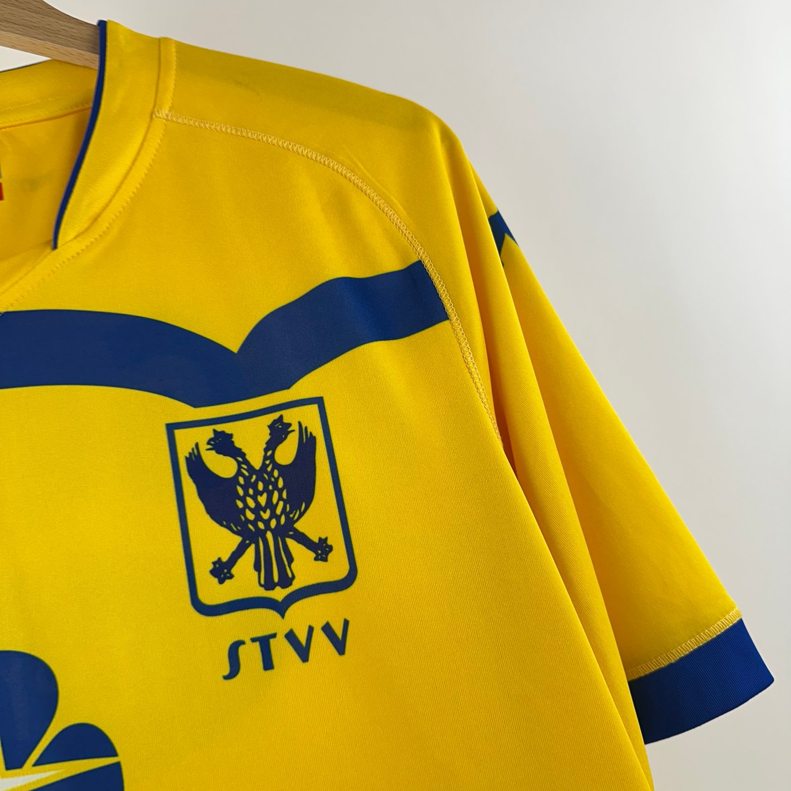 Sint-Truidense 2015-16 Home (L)