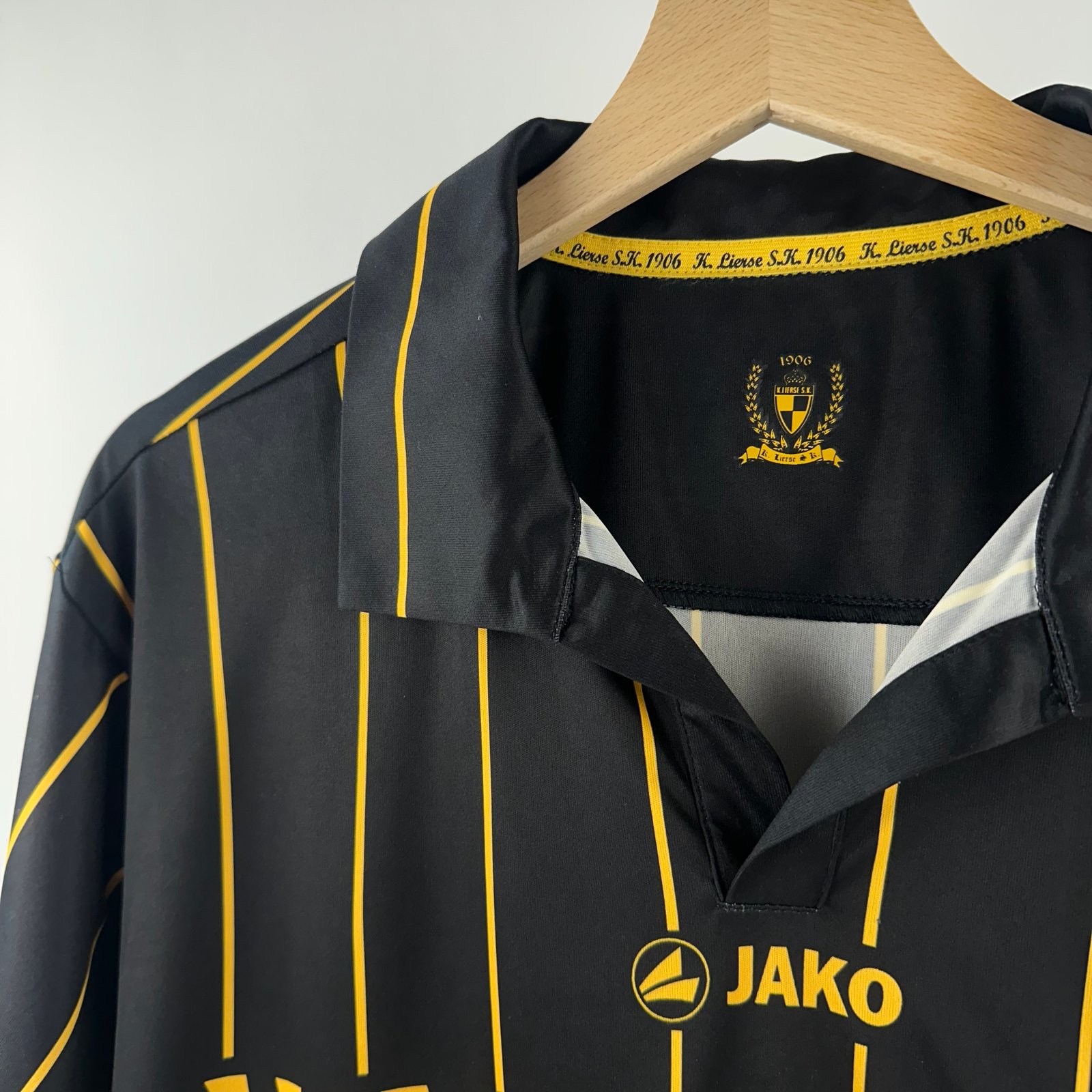 Lierse 2010-11 Away Sample (M)