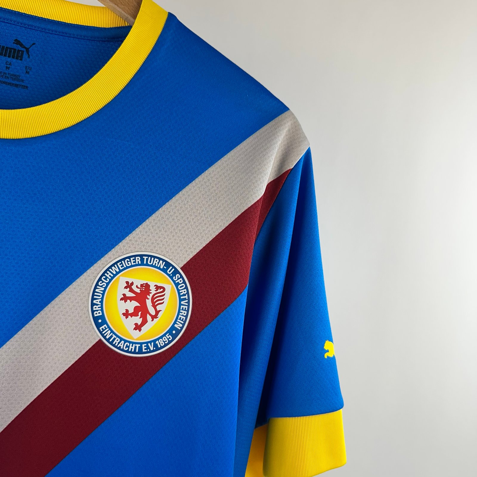 Eintracht Braunschweig 2022-23 Away (M)