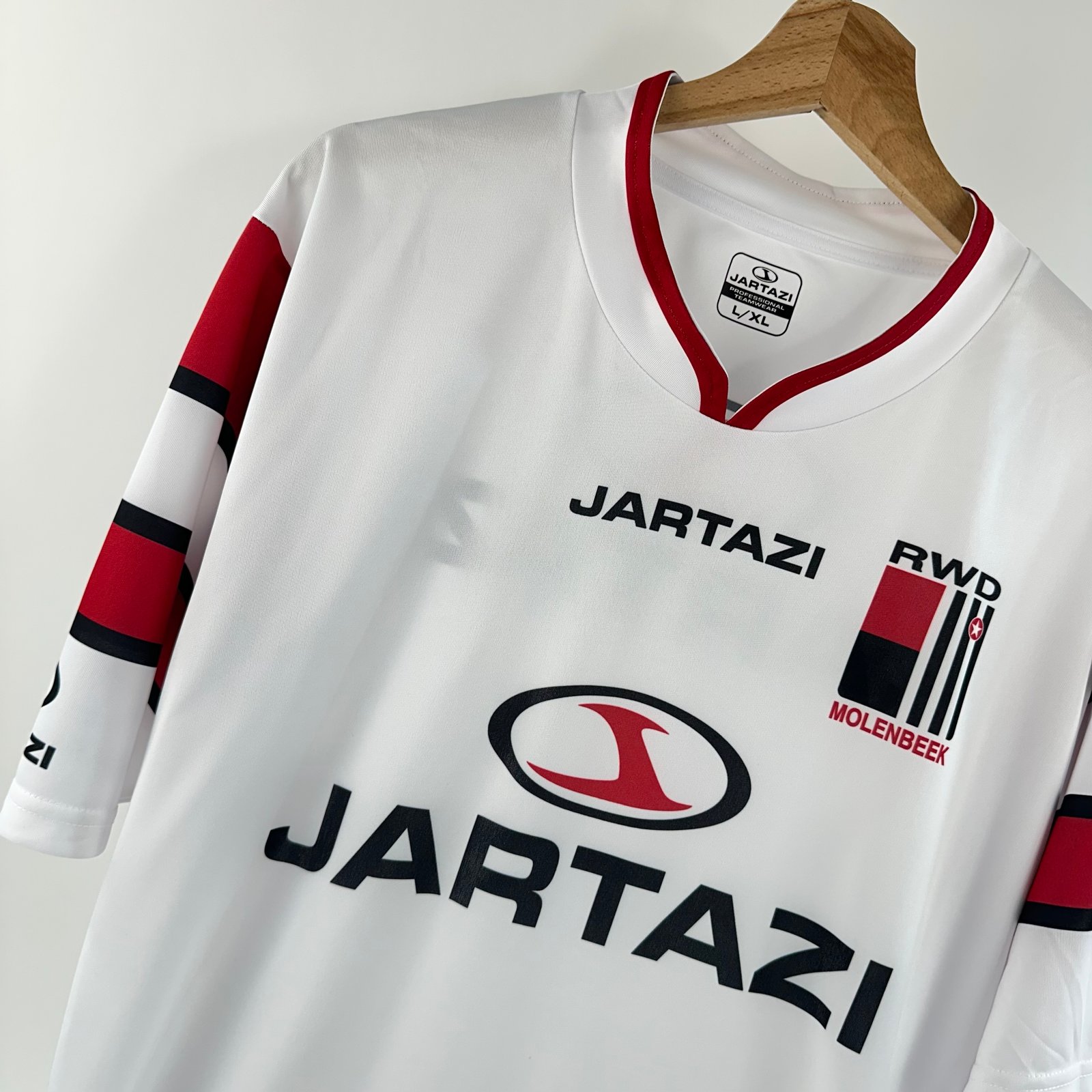 Molenbeek 2016-17 Home (L)