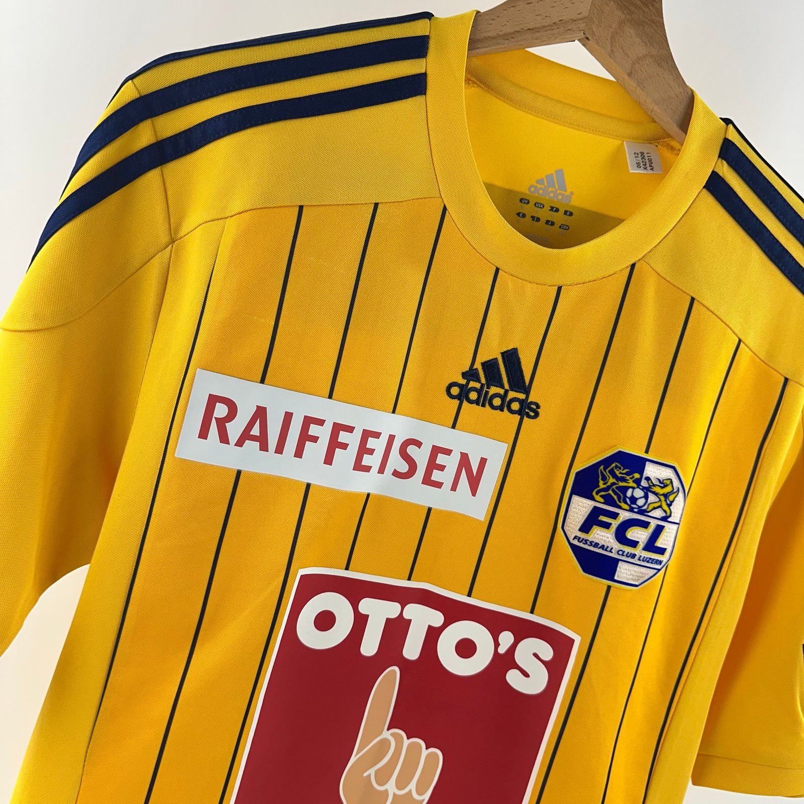 Luzern 2012-13 Away (S)
