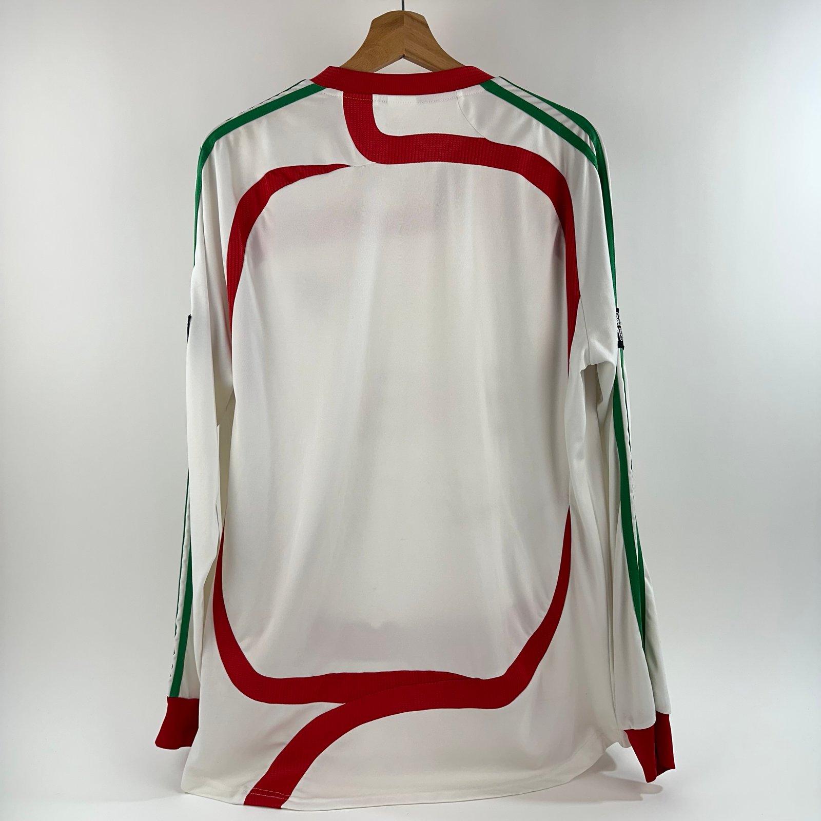 Beylerbeyi SK 2009-10 Away (L)