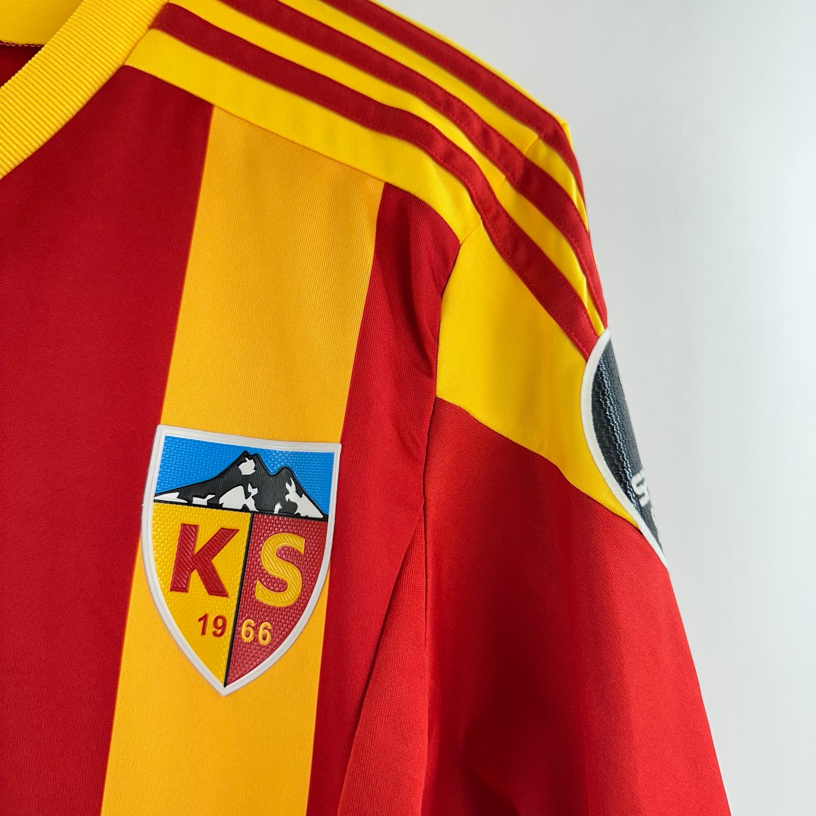 #4 Levent Gülen Kayserispor 2016-17 Home (S)