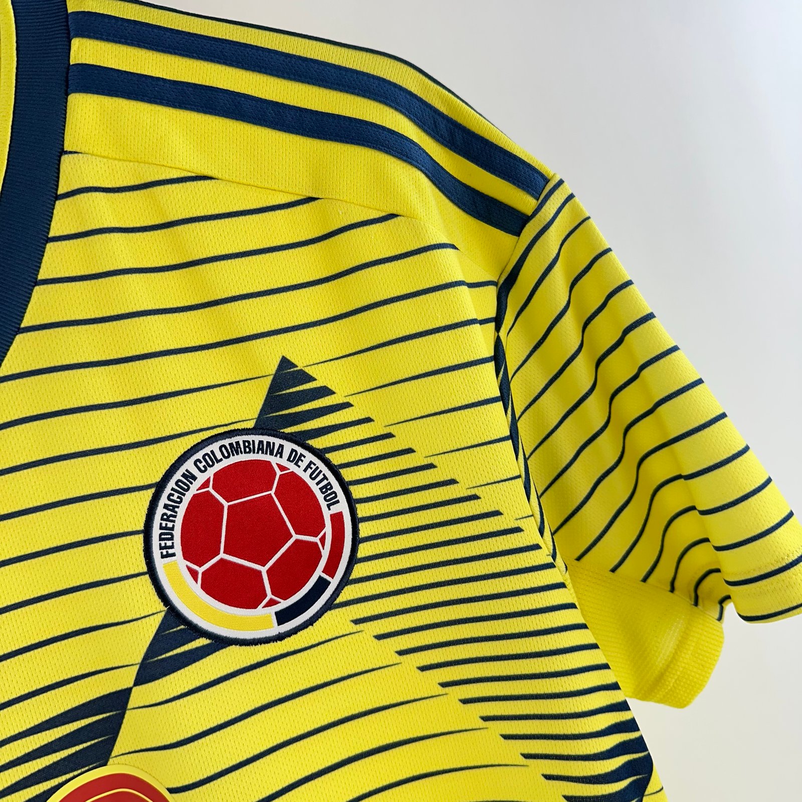 #10 James Kolombiya 2019 Home (M)