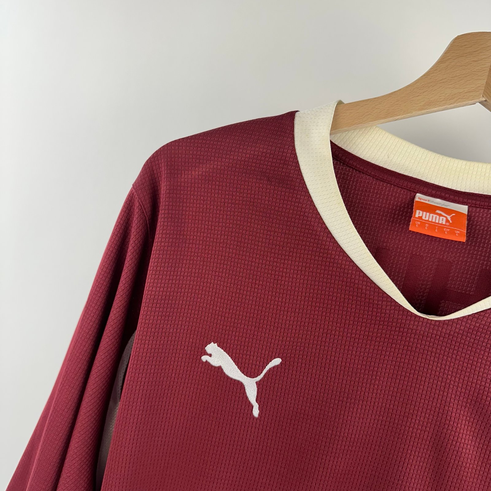 #19 Alnshev Akzhayik 2010-11 Away (L)