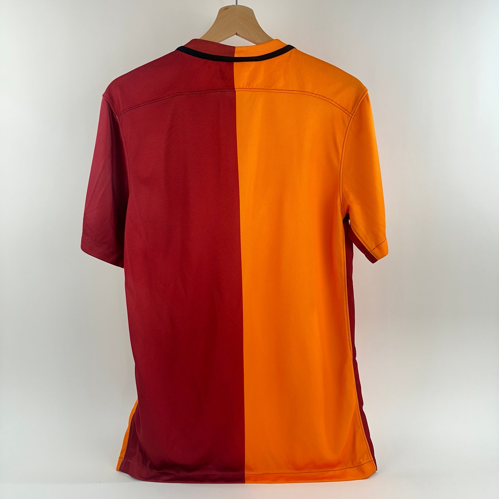 Galatasaray 2015-16 Home (S)