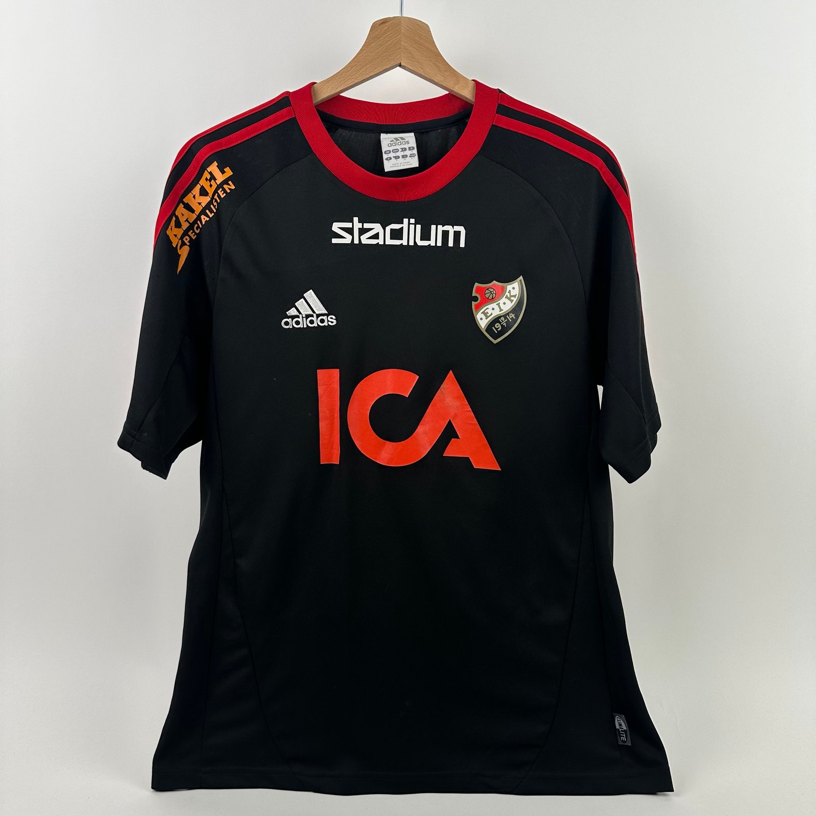 #18 Bea Enskede 2009-10 Home (S)
