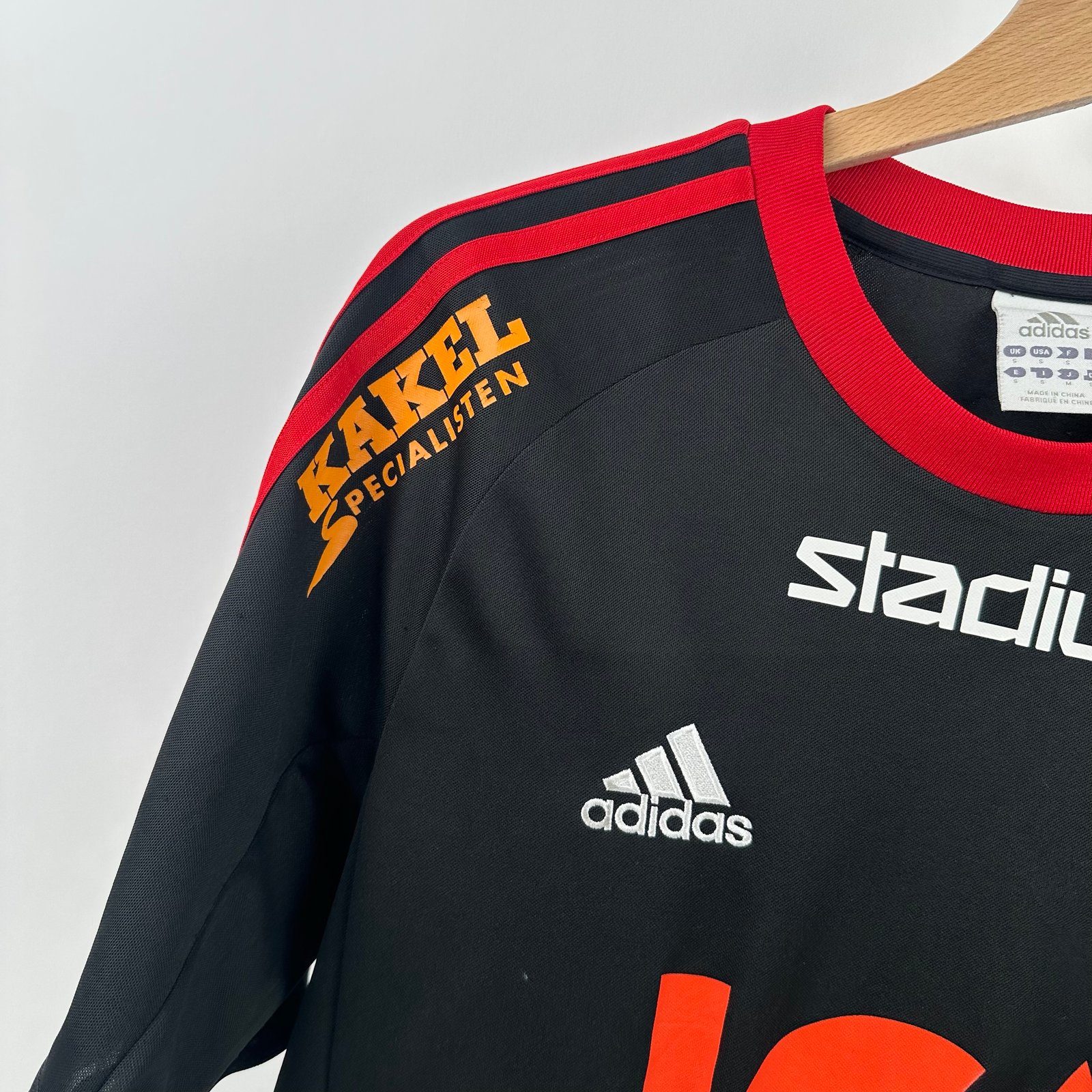#18 Bea Enskede 2009-10 Home (S)