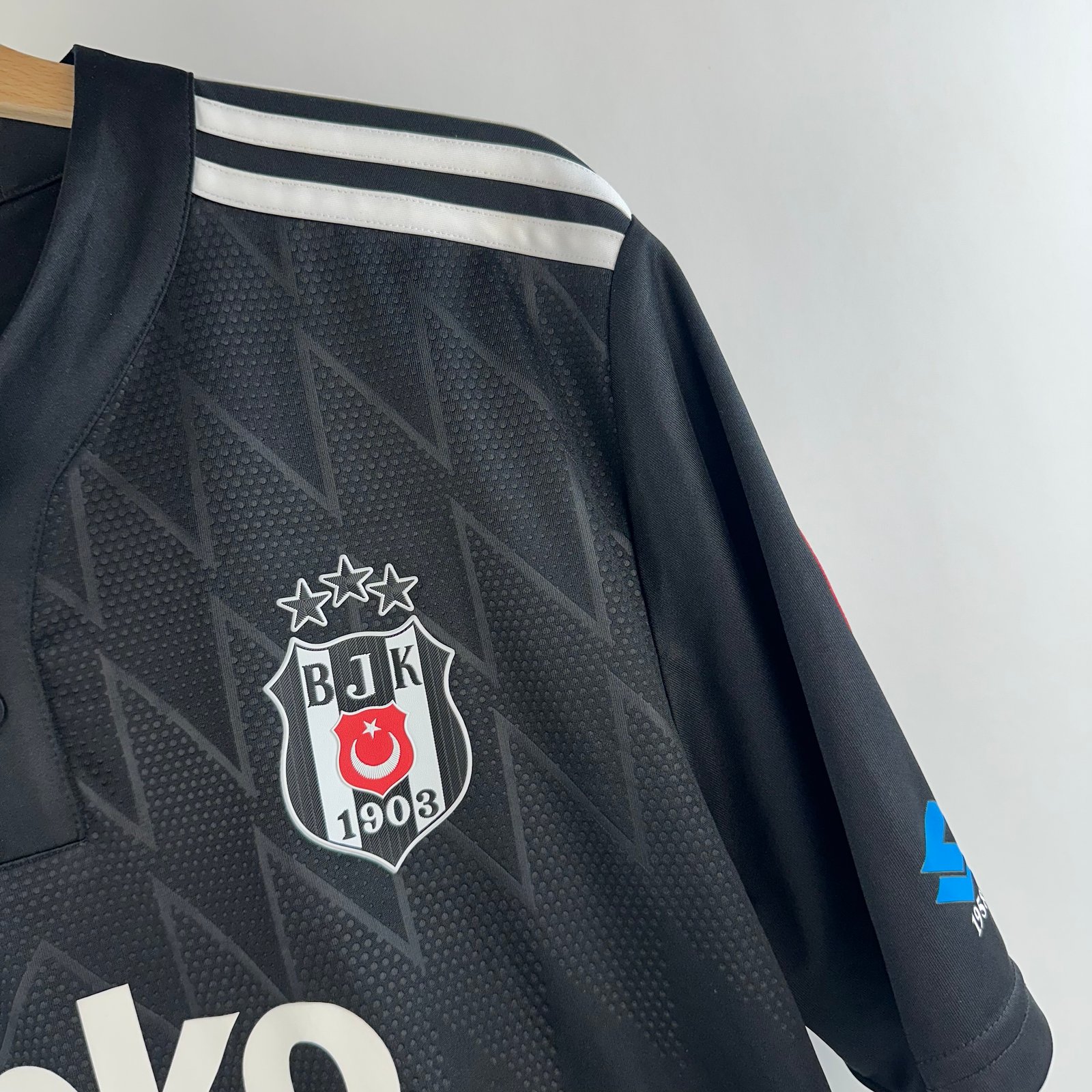 #24 Vida Beşiktaş 2021-22 Away (L)