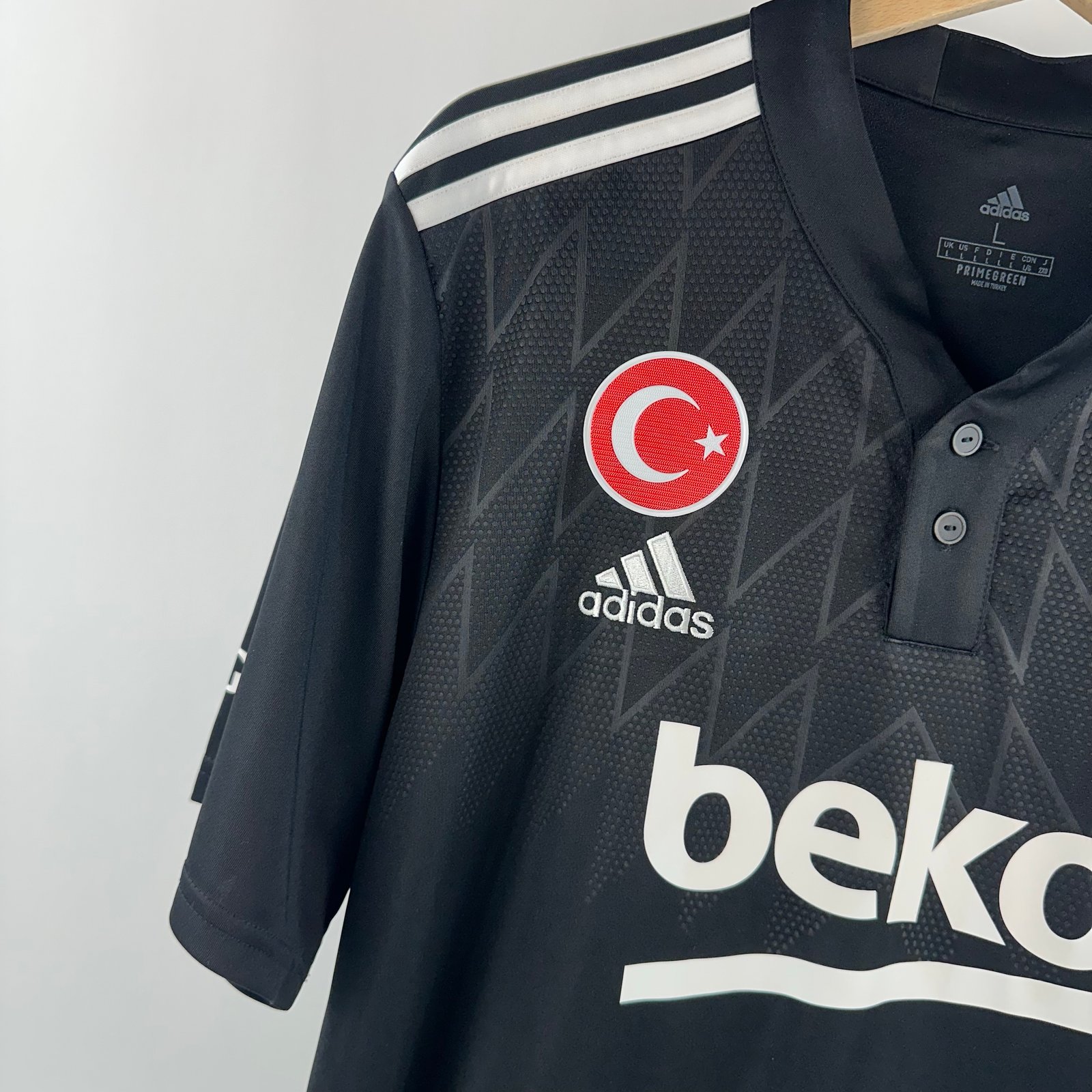 #24 Vida Beşiktaş 2021-22 Away (L)