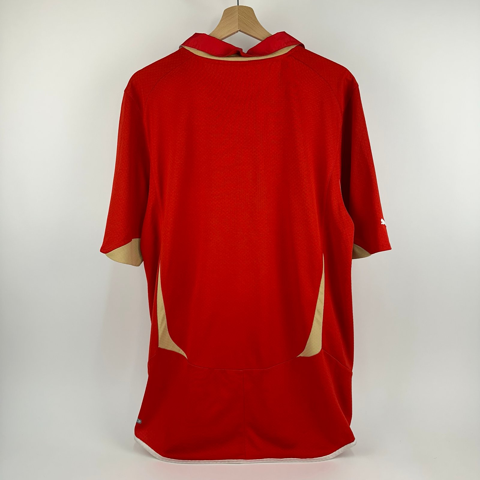 Bahreyn 2010 Home (L)