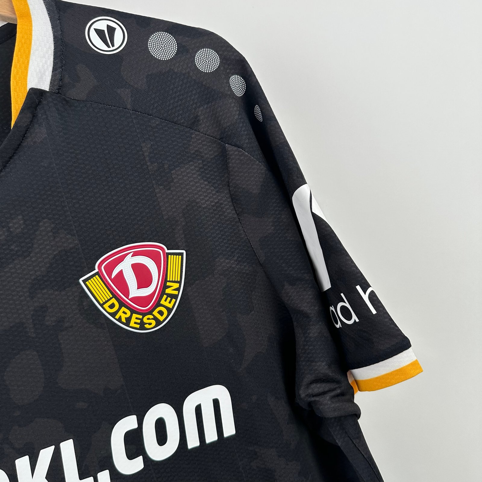 Dynamo Dresden 2024-25 Away (L)