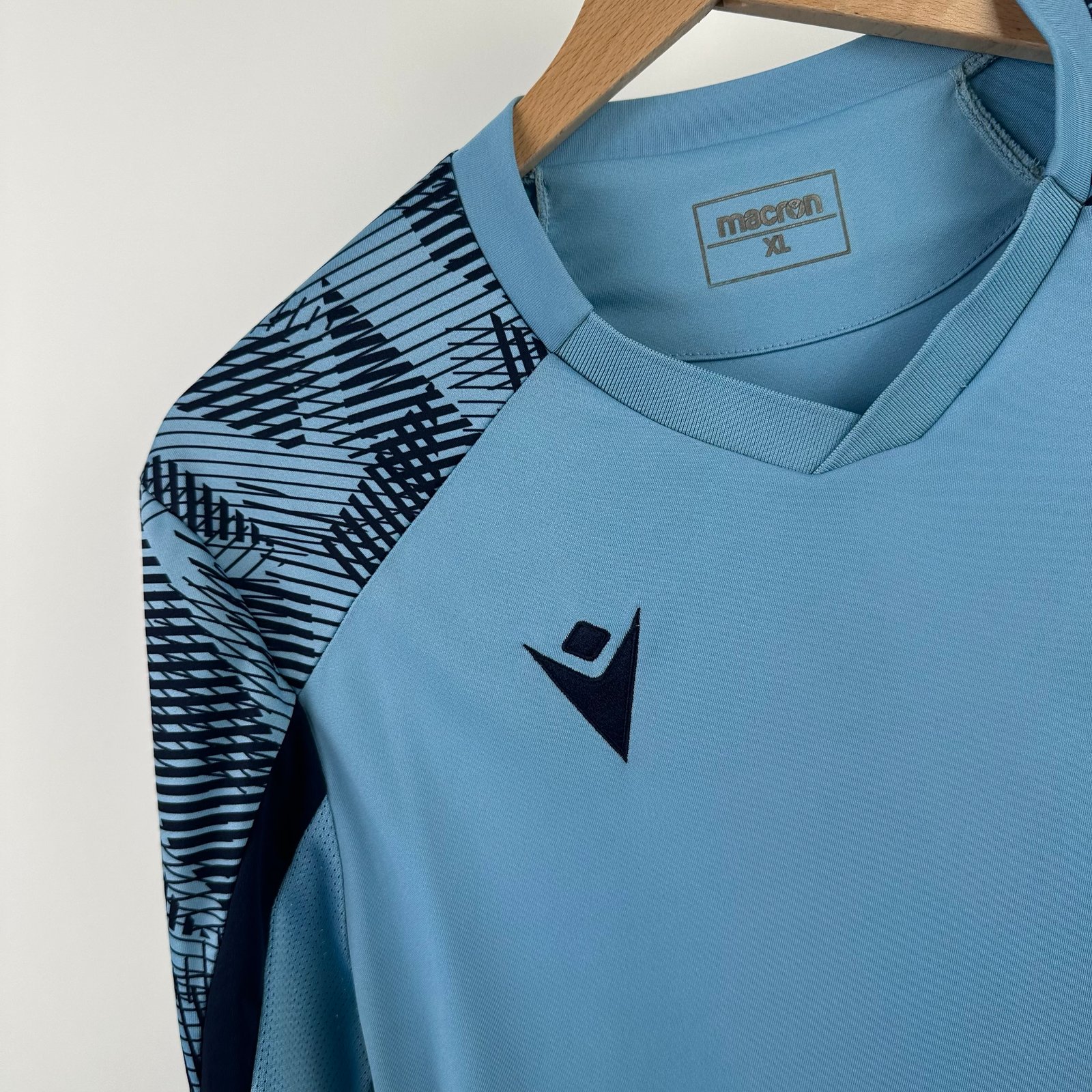Nottingham Forest 2022-23 Training (XL)