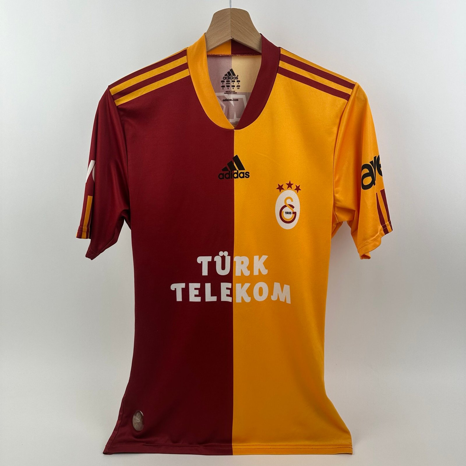 Galatasaray 2009-10 Home (S)