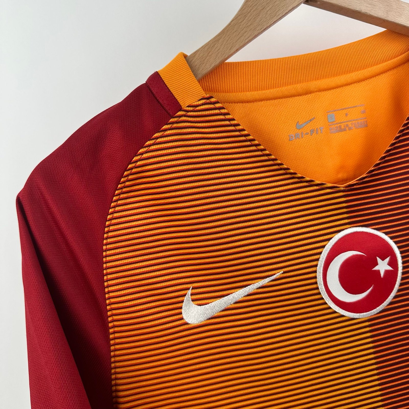 Galatasaray 2016-17 Home (S)