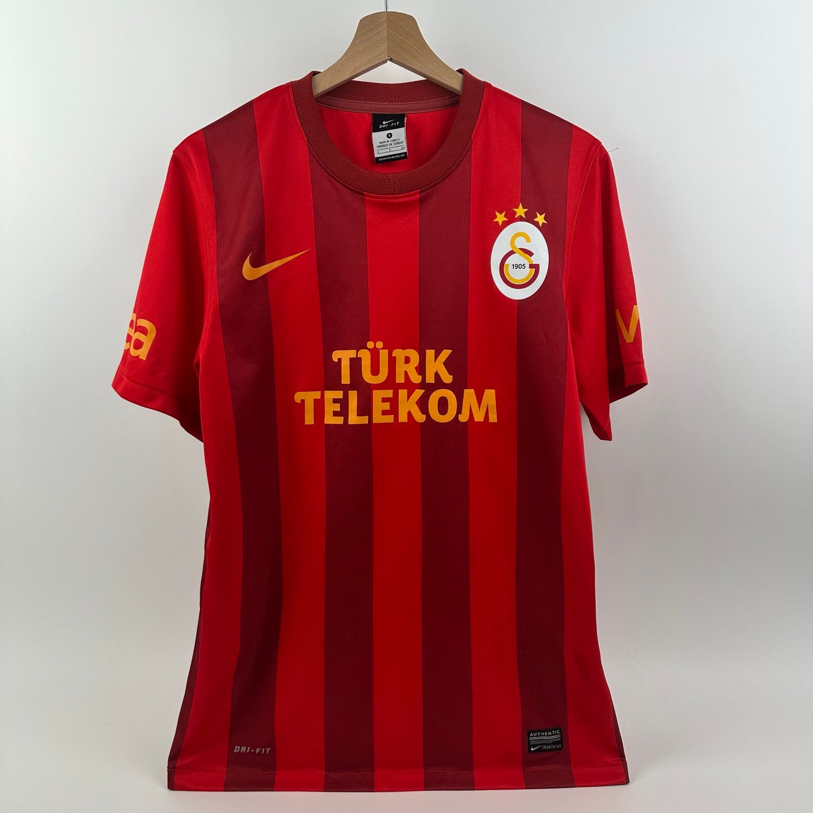 Galatasaray 2013-14 Third (S)