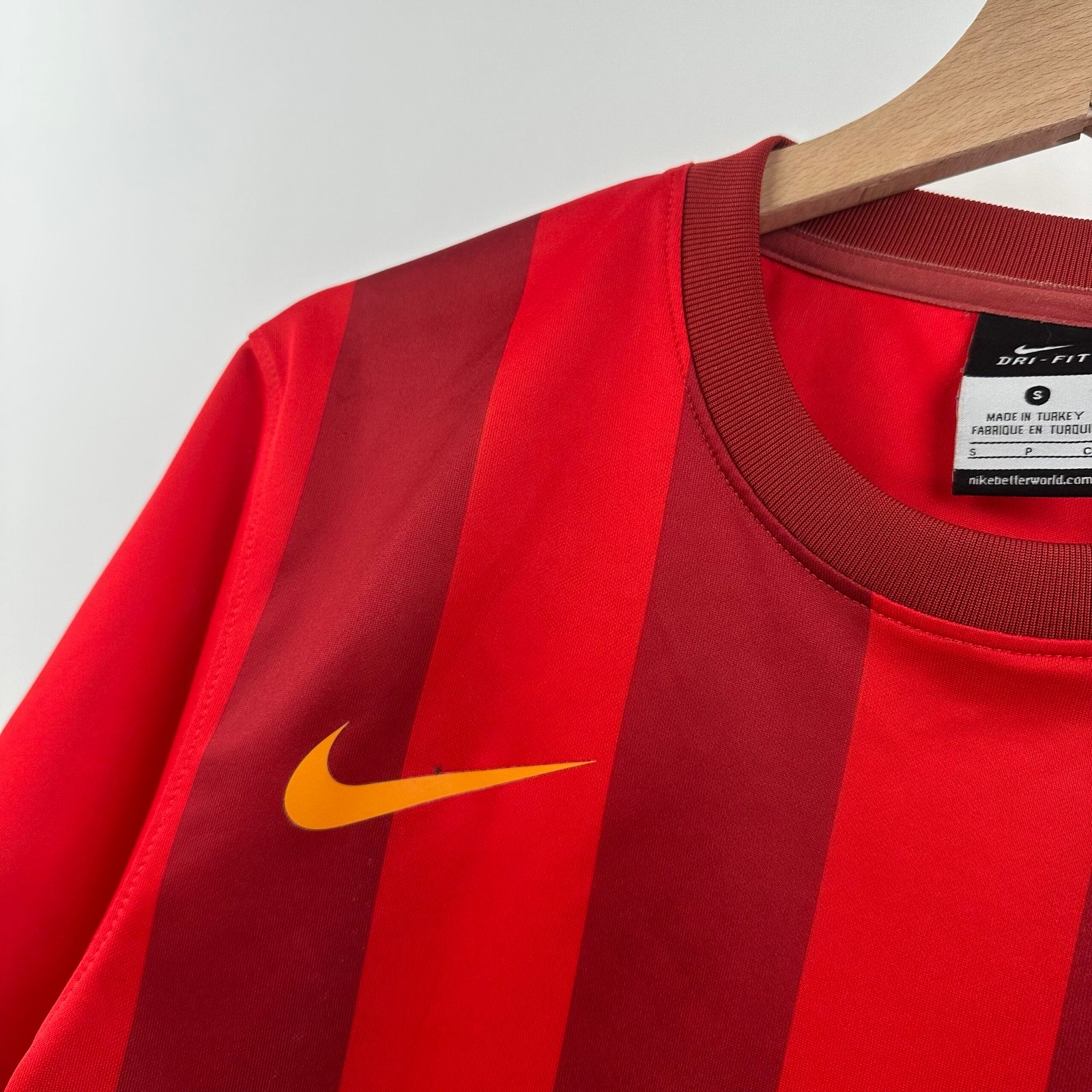 Galatasaray 2013-14 Third (S)