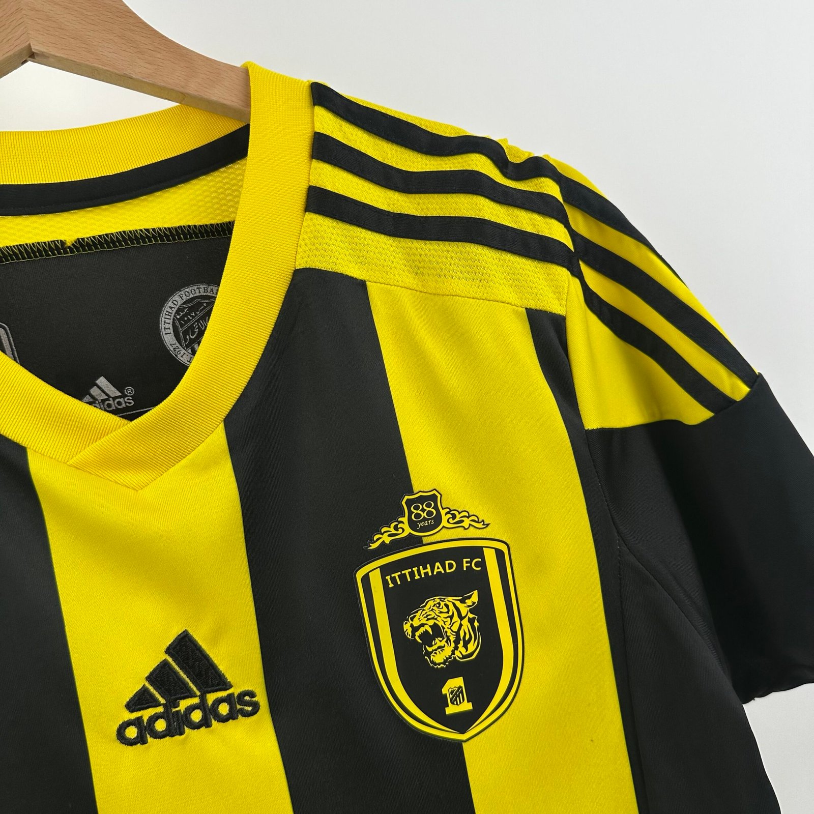 Al-Ittihad 2015-16 Home (S)