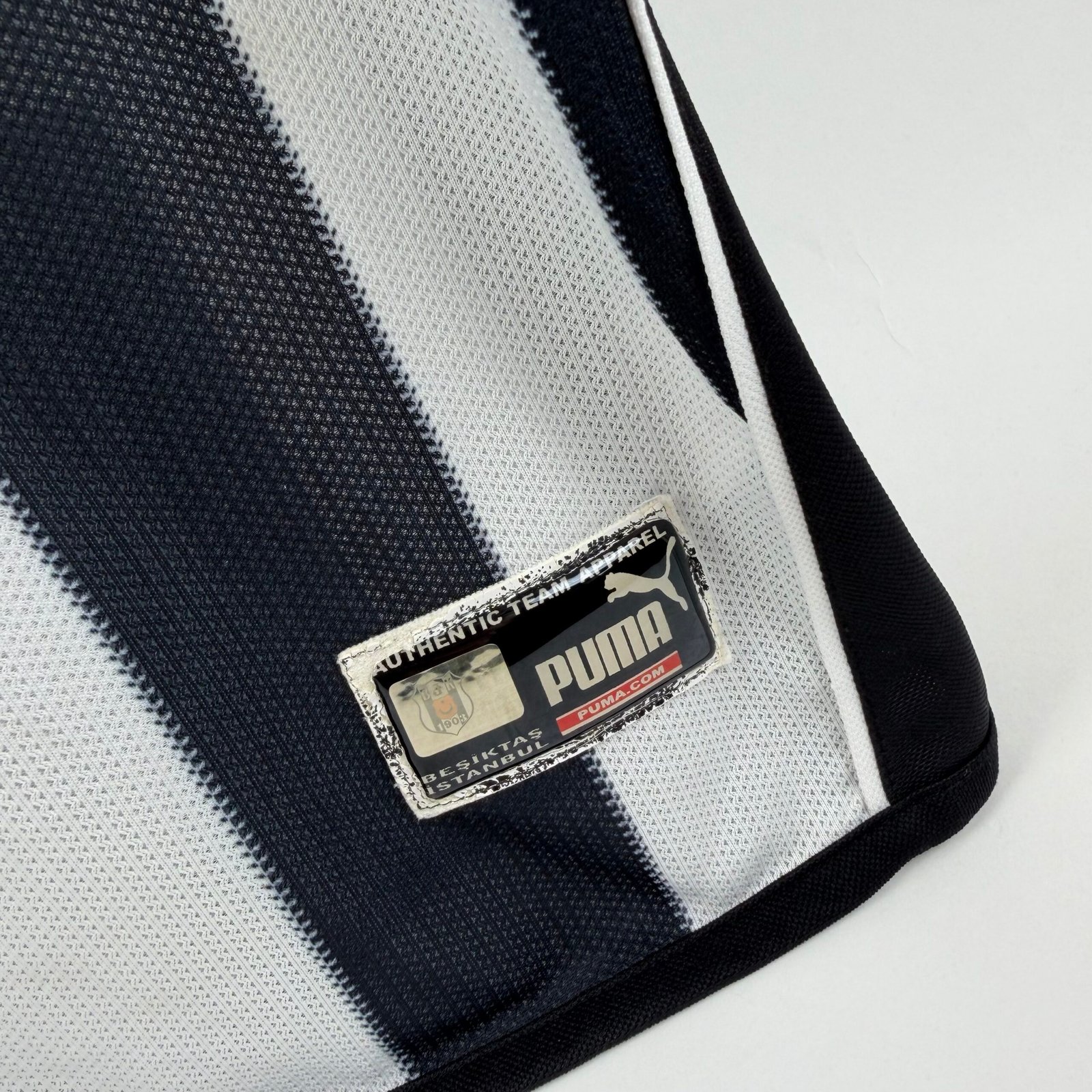 Beşiktaş 2003-04 Away (S)