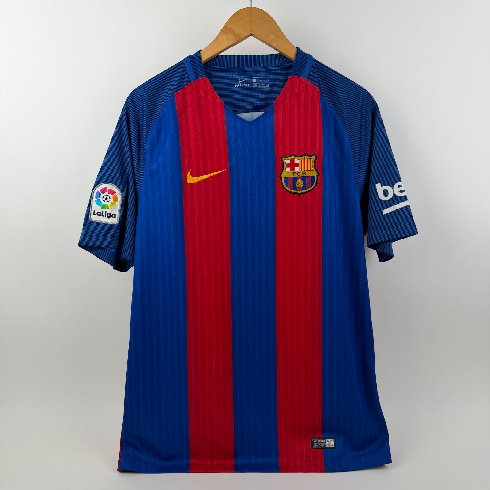Barcelona 2016-17 Home (L)