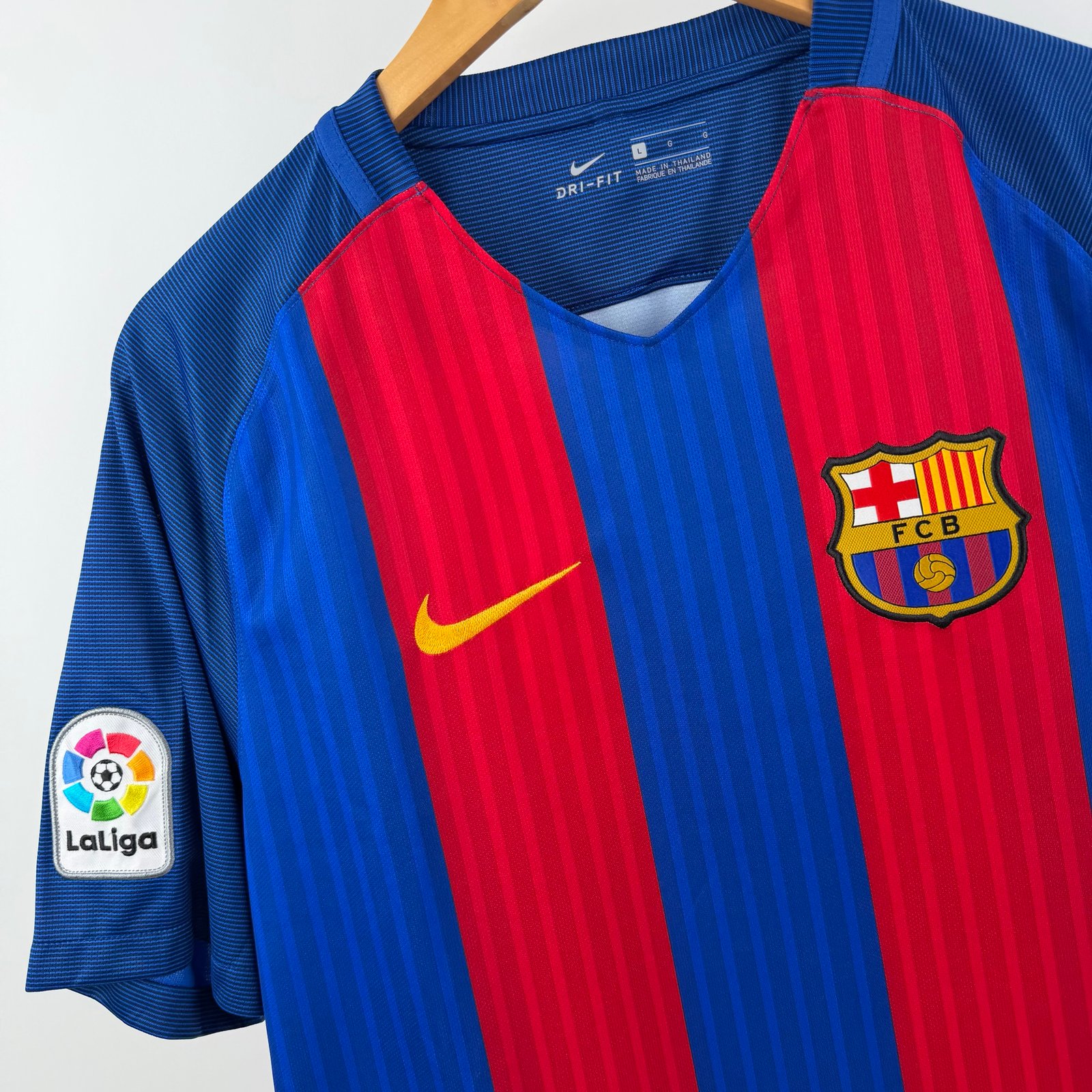 Barcelona 2016-17 Home (L)