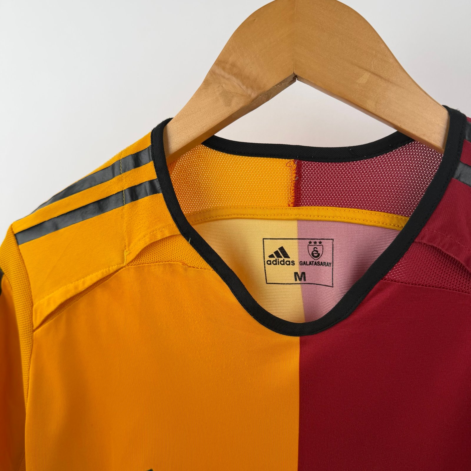 Galatasaray 2005-06 Home (M)