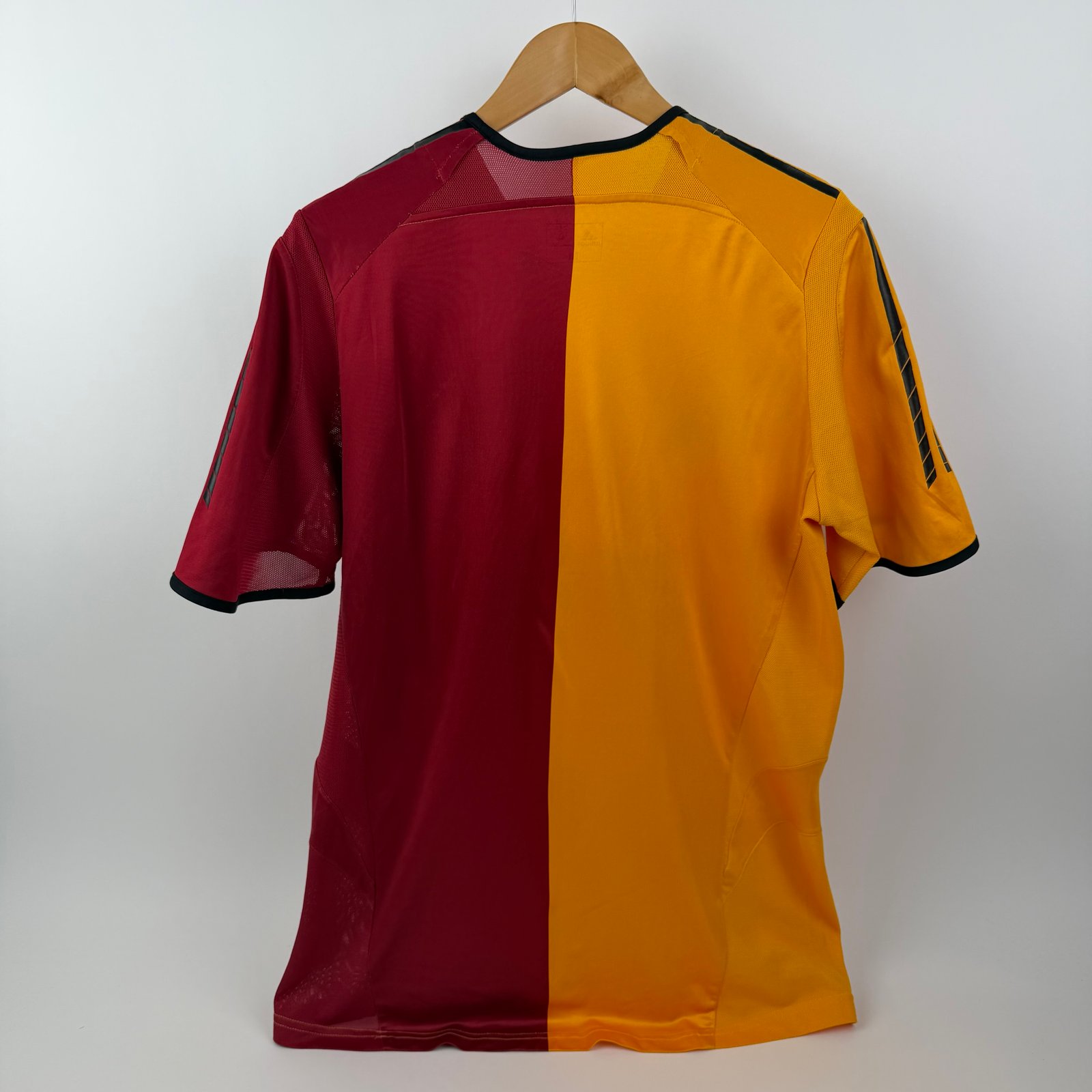 Galatasaray 2005-06 Home (M)